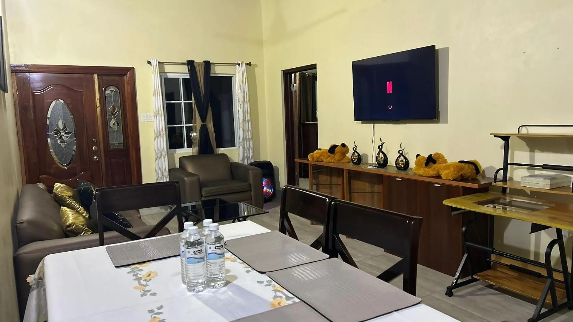 White House By White River Ocho Rios Apartman